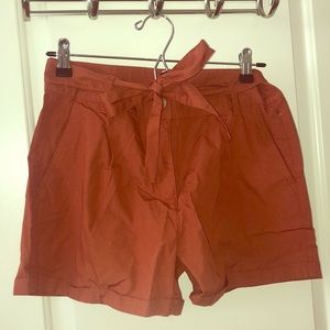 Rust color woven shorts with tie
